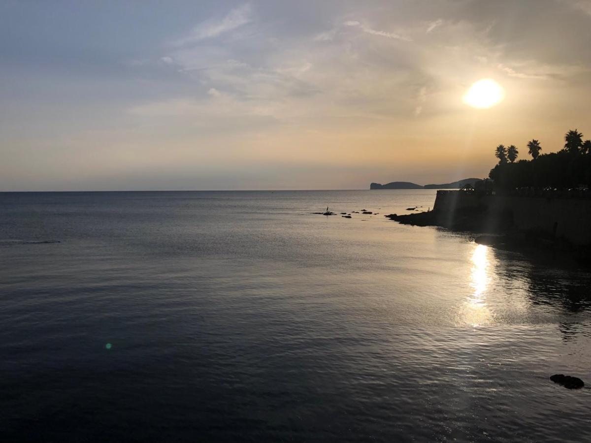 Casa Comoda A Due Passi Dal Lungomare Alguer Exterior foto